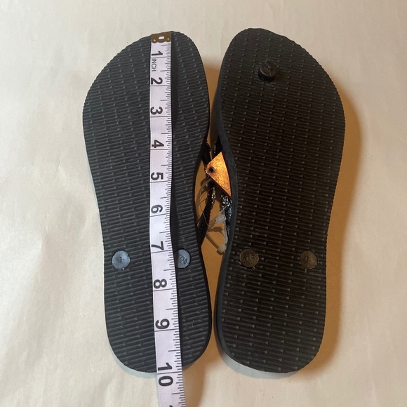 Havaianas Skull Crossbones Slim Hardware Studded Spikes Black Flip flops Slides - Picture 10 of 13